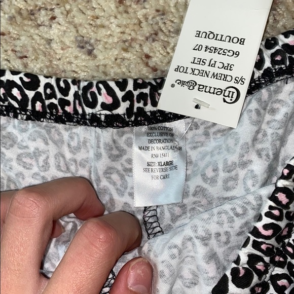 This is a pair of pajama shorts that are real cute - Picture 2 of 2